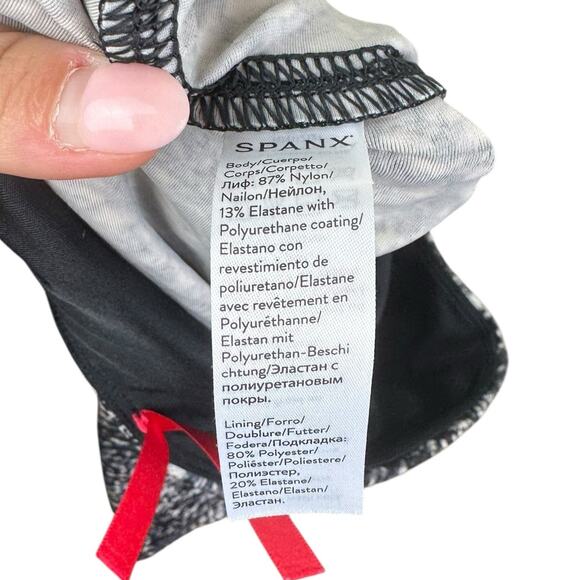 Spanx Faux Leather Snake Shine Ankle Lined Mid Rise Slimming Statement Leggings - Picture 8 of 8